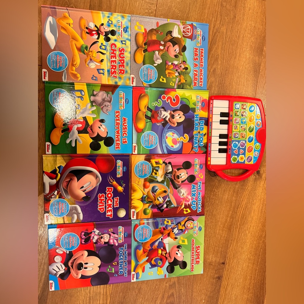 Disney Mickey Mouse Clubhouse My First Music Fun Keyboard and 8-Book set